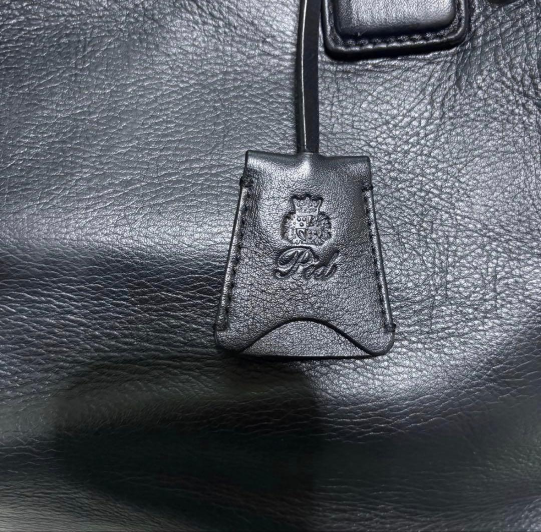 Pid トートバッグ A4可能 ブラック 撥水 革 チャーム付　肩掛け