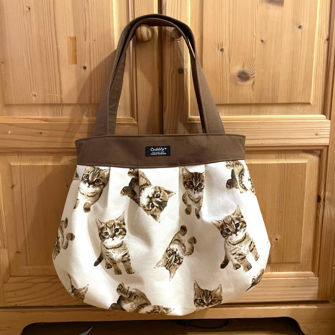 £たかこ£様　アリスのアーチ型ショルダーバッグ　ネコちゃん　トートバック