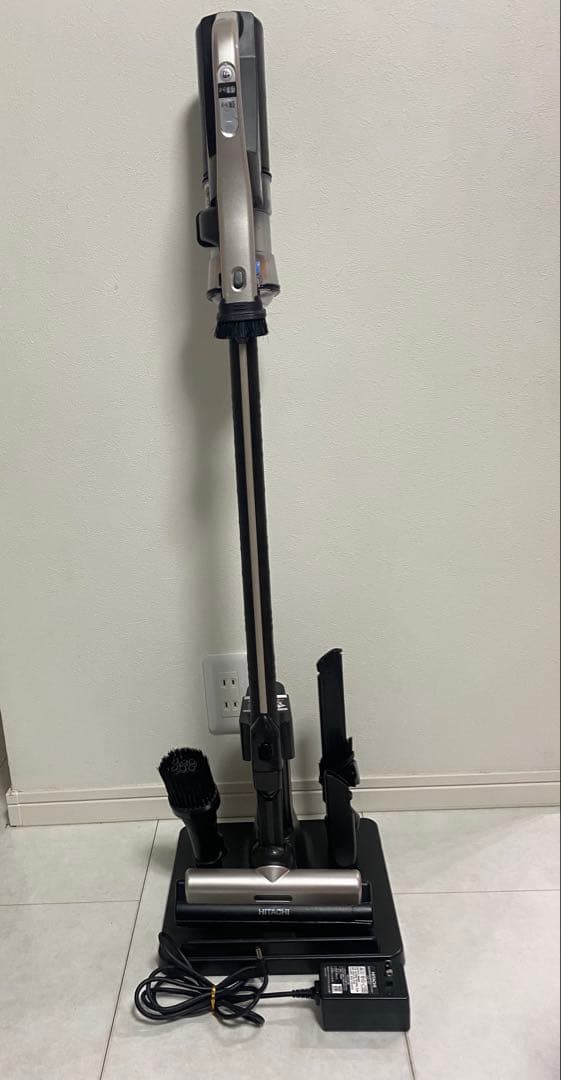 日立 コードレス掃除機2021年製　PV-BL2H
