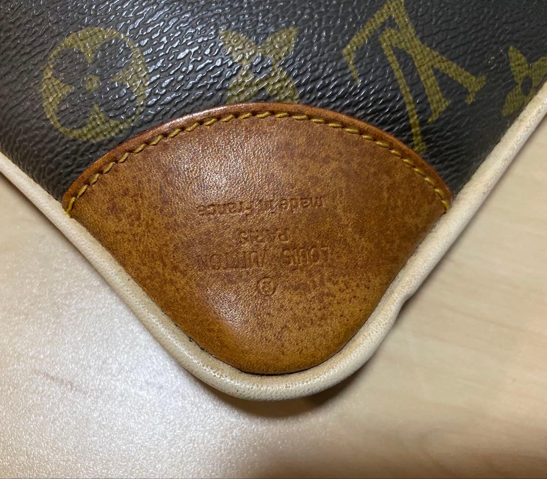 ルイ・ヴィトン モノグラム柄　クッションカバー