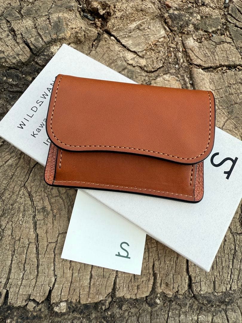 【未使用新品】ワイルドスワンズ　タング　ノボナッパゴールド　型押しサドルキャメル