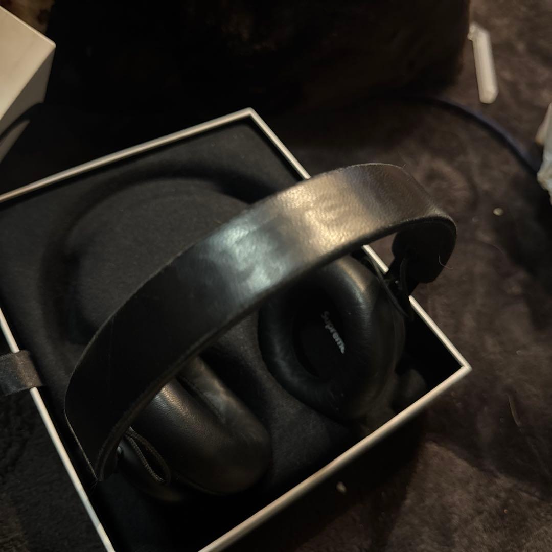 supreme×Bang&Olufsen ワイヤレスヘッドホン　動作確認OK