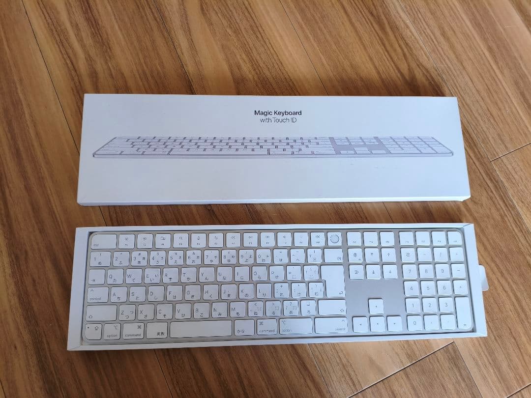 Magic Keyboard with Touch ID ホワイト