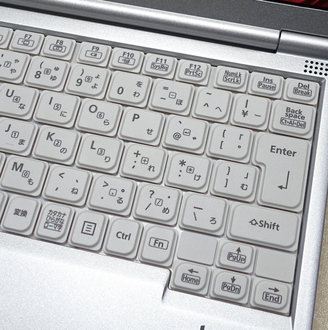 超高速大容量新品ＳＳＤ１ＴＢ搭載✨極美品✨累積使用１７８０時間✨ノートパソコン✨