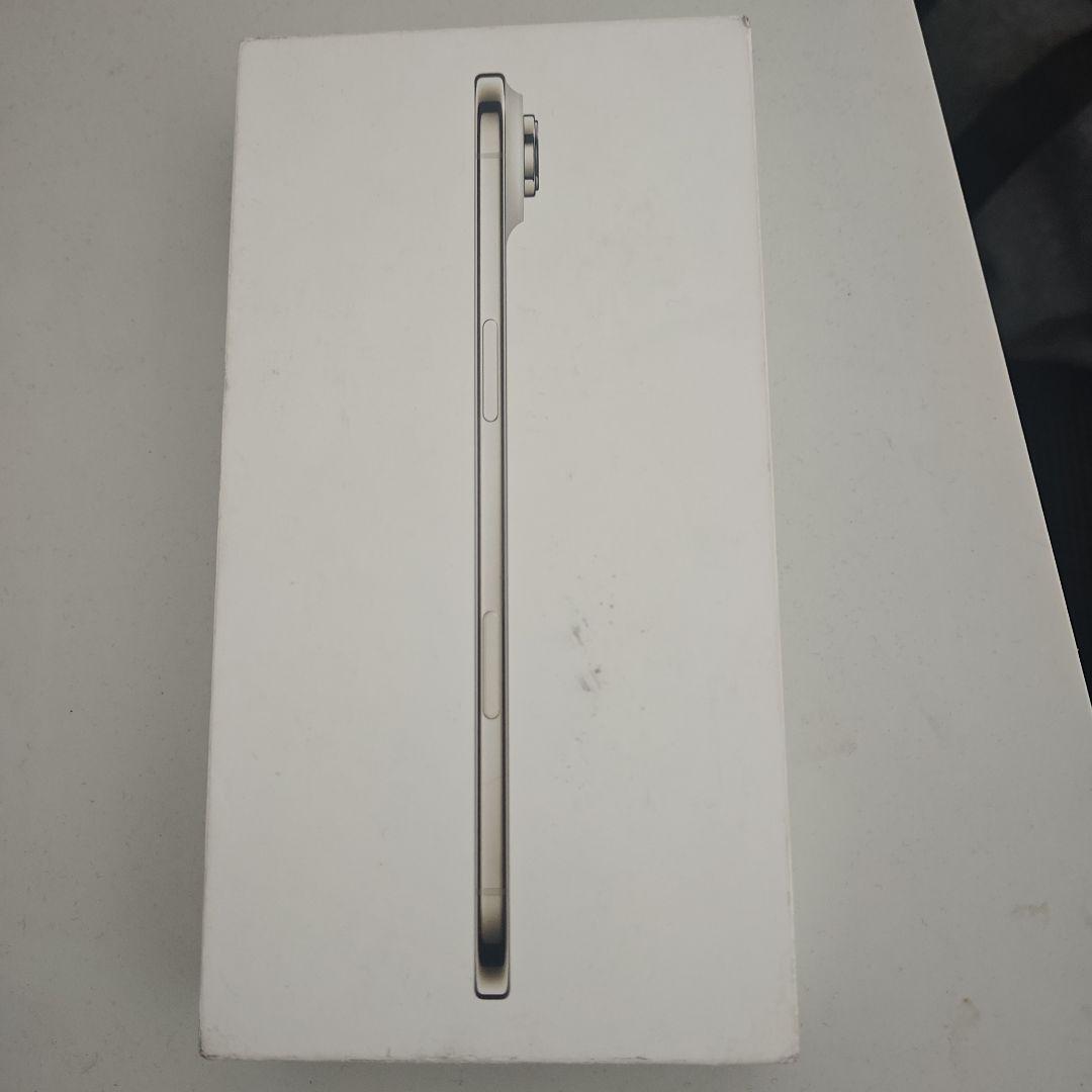 iPhone Air 256GB ライトゴールド eSIMのみ対応。