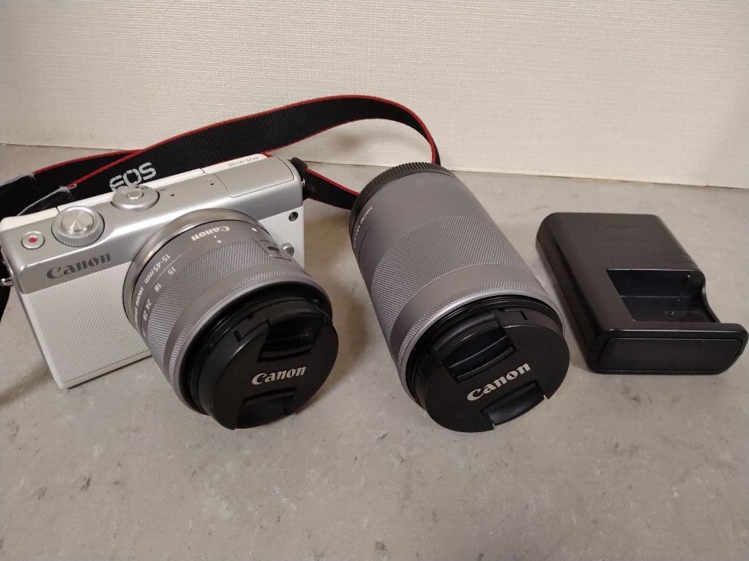 Canon　EOS M100　ミラーレスカメラ　レンズキット　ホワイト