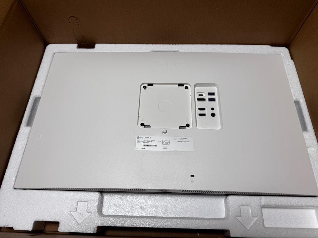 LG 27UP850N-W 27インチ 4K IPS モニター