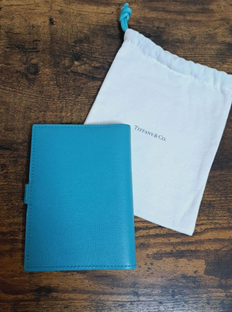 ティファニー ターコイズブルー レザー パスポートケース