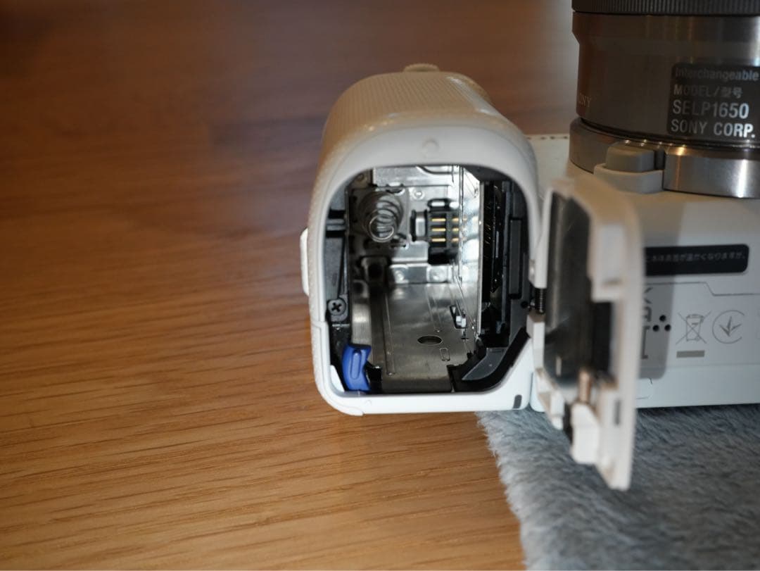 【セット】SONY ZV-E10L レンズキット、グリップ、バッテリー付