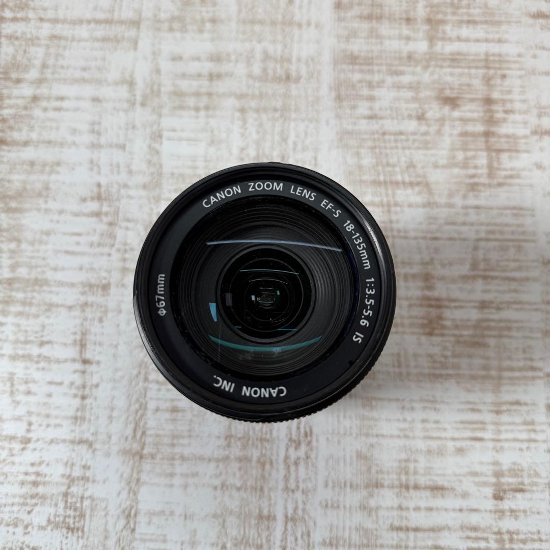 Canon キャノン　EF-S 18-135mm IS