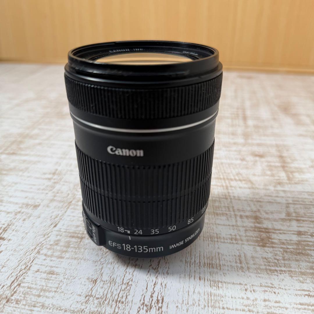 Canon キャノン　EF-S 18-135mm IS