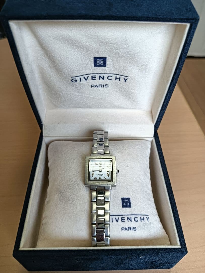 GIVENCHY スクエア型 時計