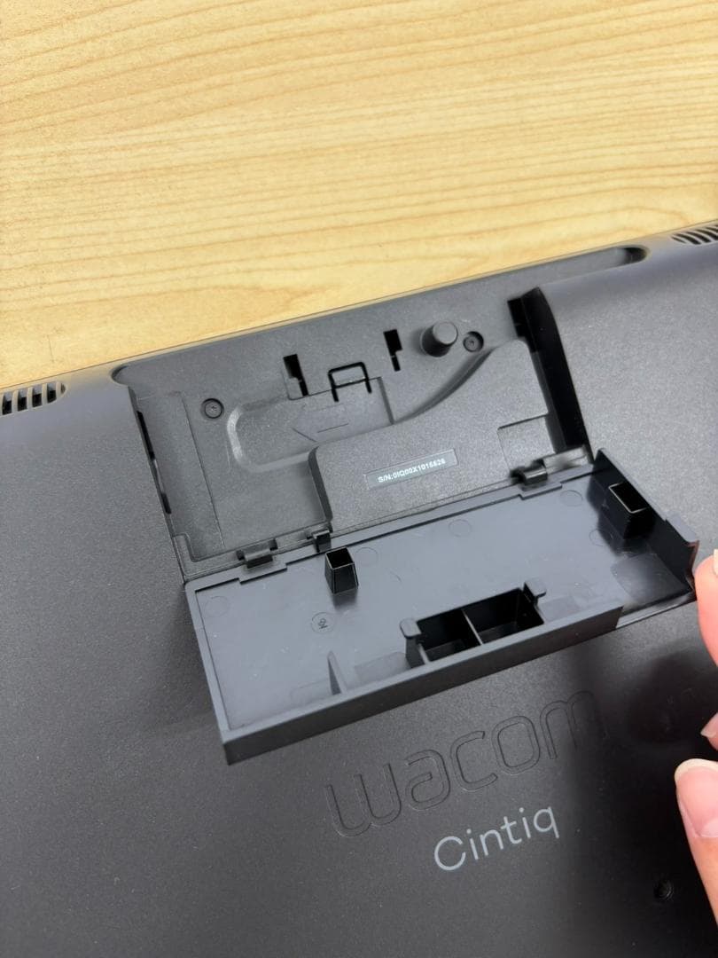 Wacom Cintiq16 DTK1660K1D ペンタブレット イラスト