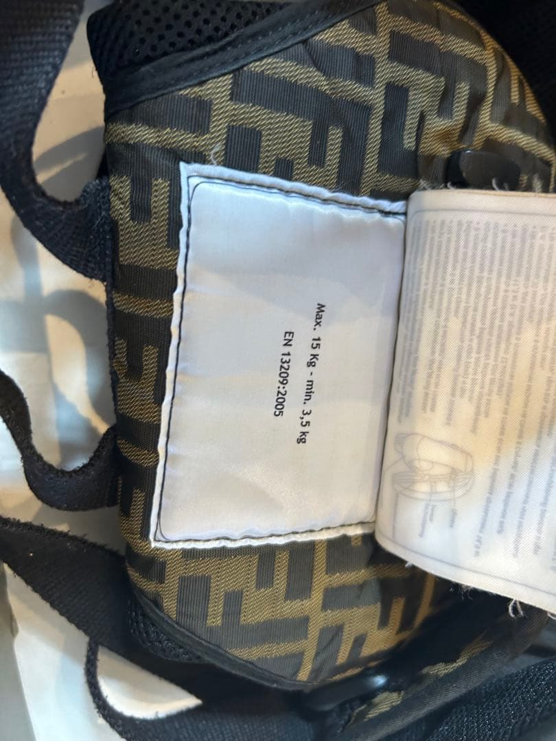 FENDI×アップリカ抱っこ紐　箱、取説付き