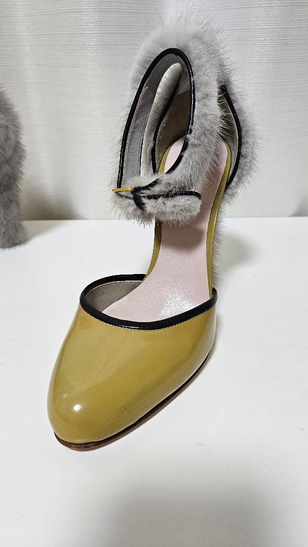 miumiu エナメル ファー付きアンクルストラップパンプス 36