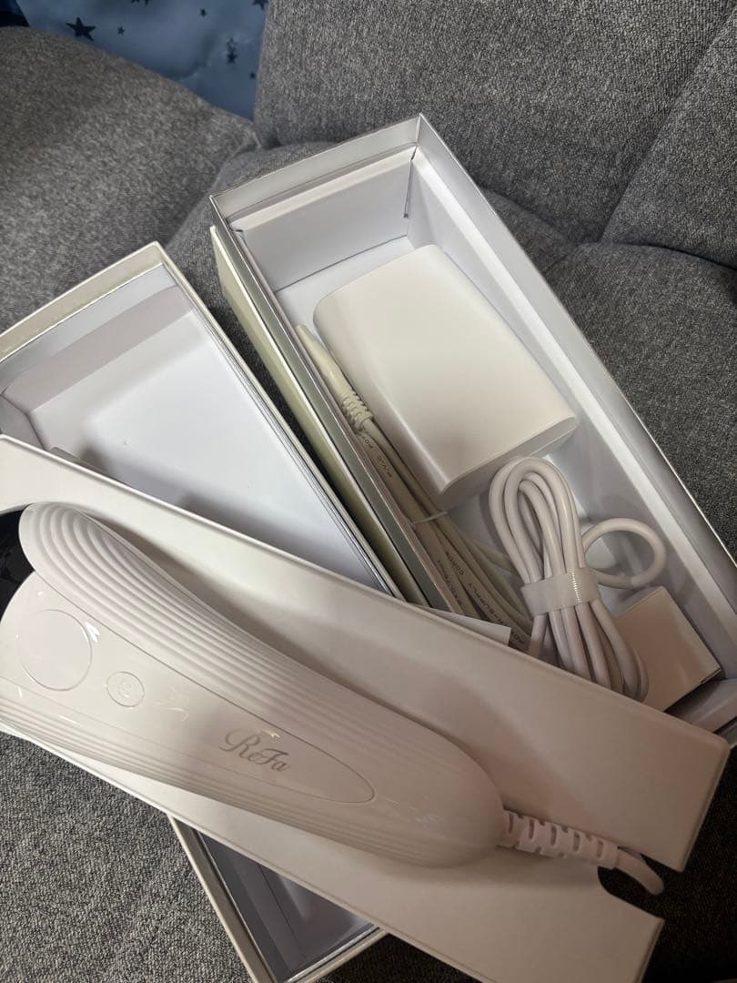 12月まで限定値段 ReFa美容器 本体と付属品 定価40000円