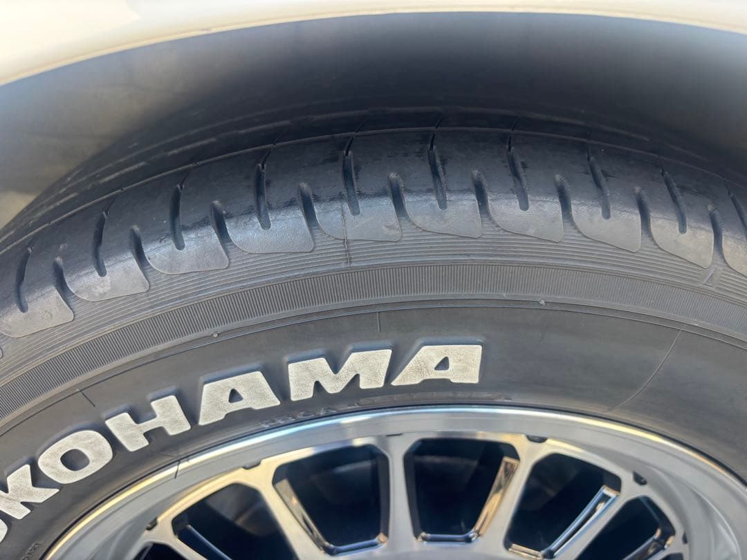 ハイエース　ESSEX ホイール　ヨコハマパラダPA03セット