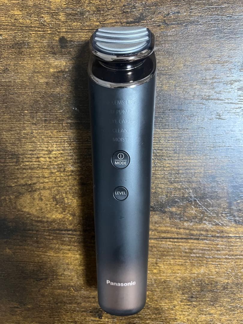 Panasonic バイタリフトEH-SR86 美顔器　小田切ヒロ氏　使用商品