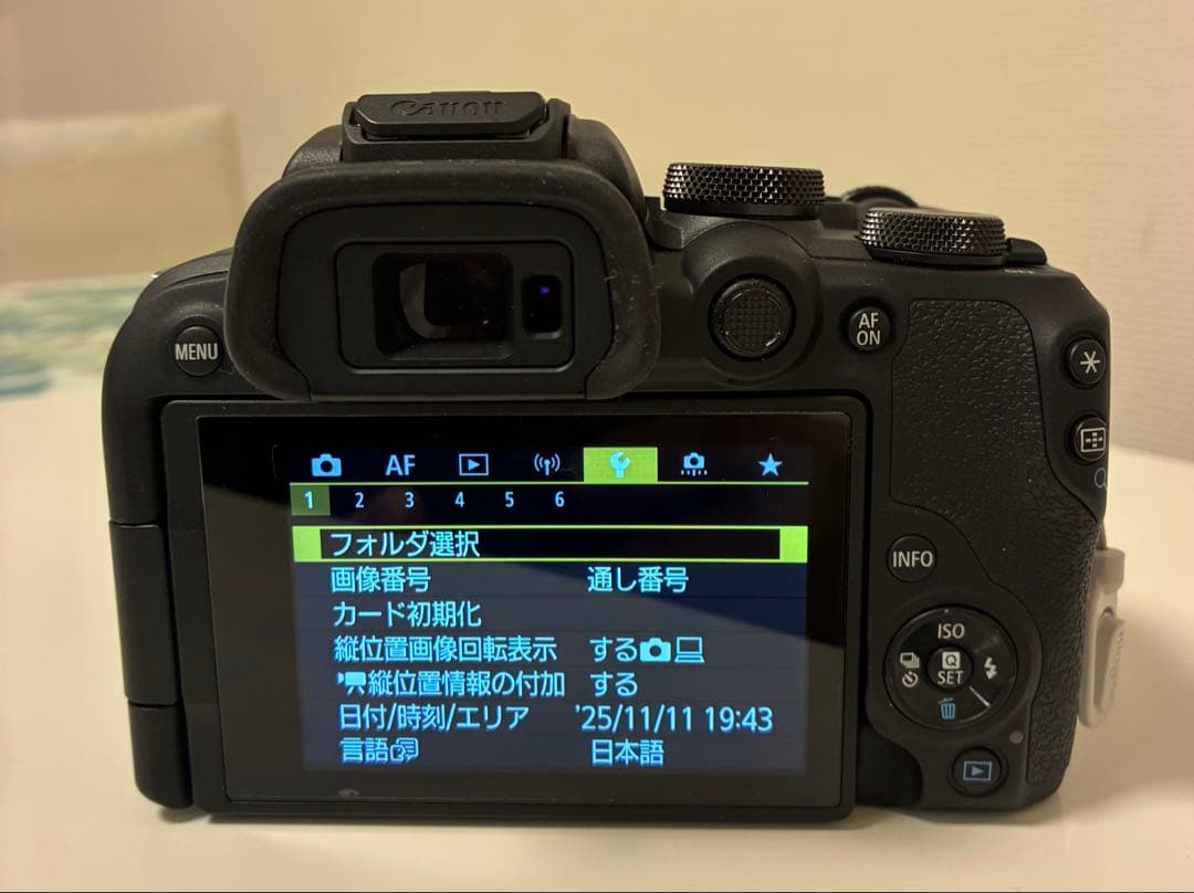 Canon EOS R10 ミラーレスカメラ　ボディ