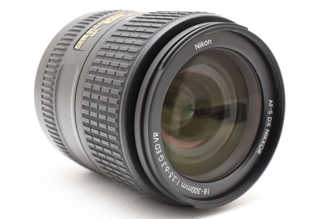 ★ Nikon AF-S DX 18-300mm F3.5-6.3G ED VR