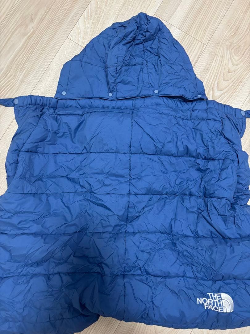 抱っこ紐ケープ　THE NORTH FACE フード付きキルティング