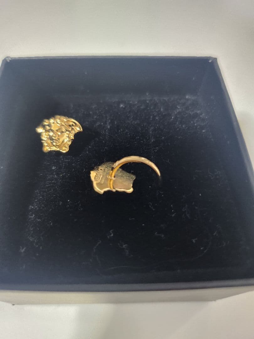 VERSACE メデューサ ピアス ゴールド(両耳用)