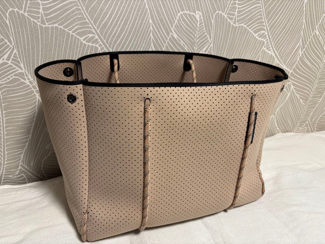 STATE OF ESCAPE ピンクベージュ マザーズバッグ　ポーチつき