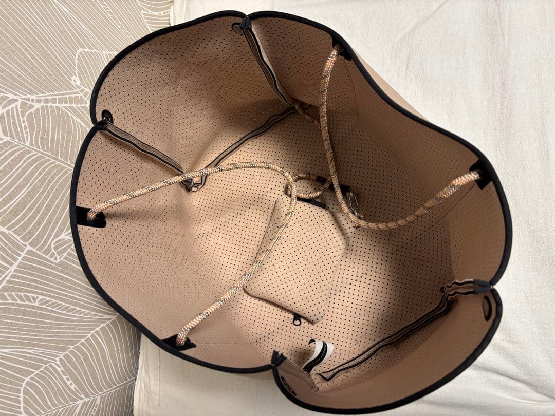 STATE OF ESCAPE ピンクベージュ マザーズバッグ　ポーチつき