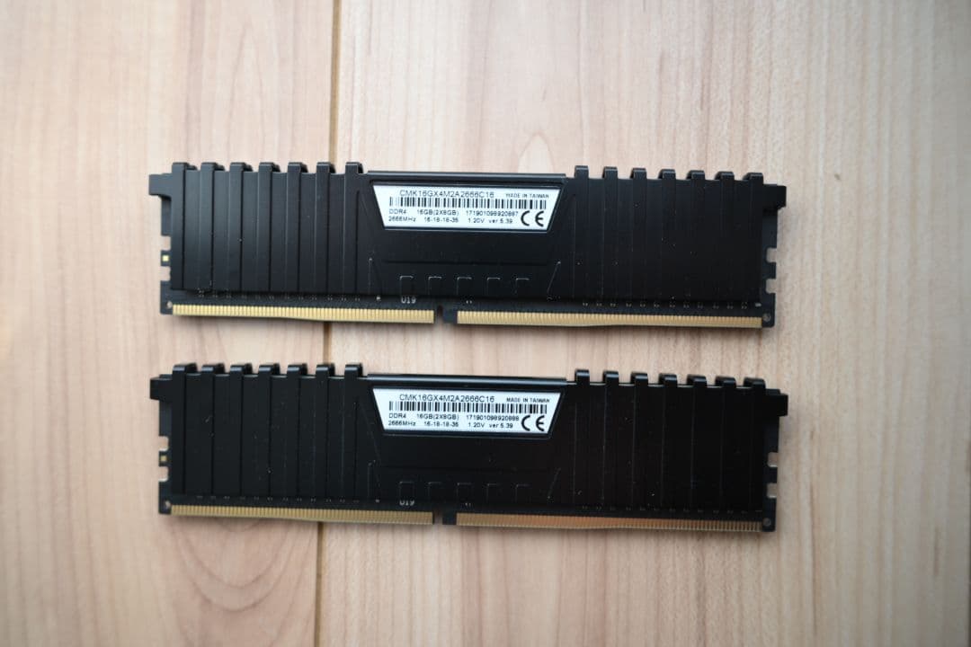 CORSAIR DDR4 メモリモジュール Series 8GB×2枚キット