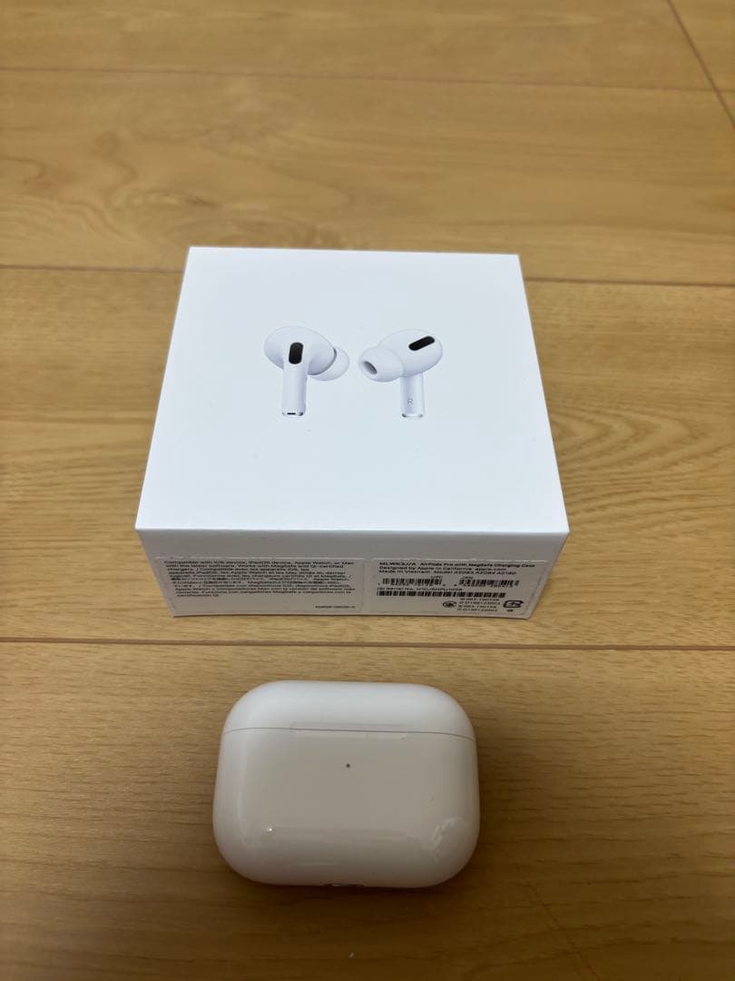 Apple AirPods Pro 未使用品（充電ケース、ケーブル）