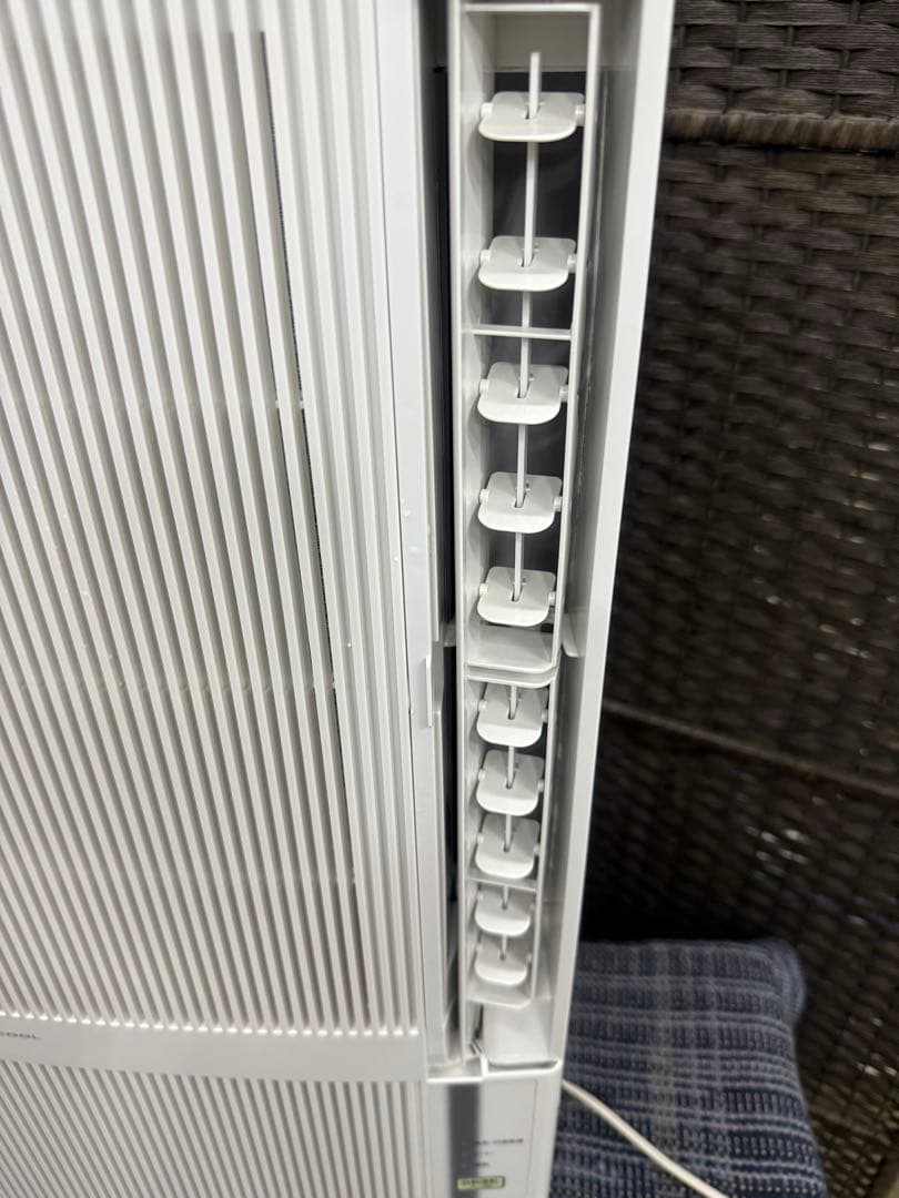 【超美品】コロナ　冷暖房兼用　窓用エアコン　ウインドエアコン　CWH-A1822