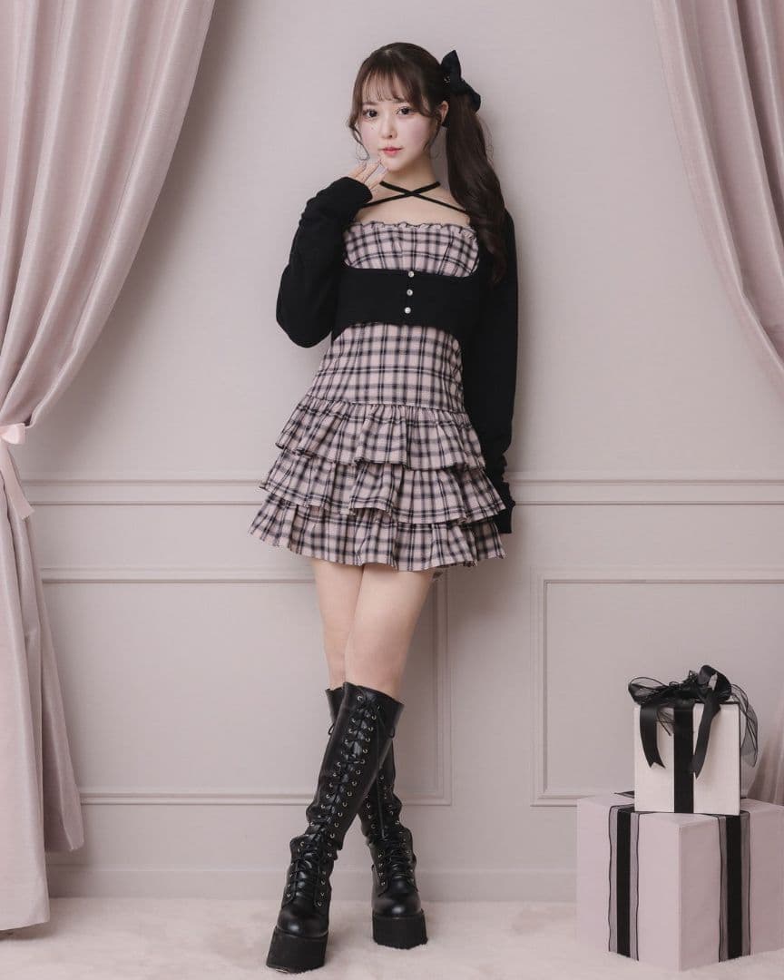 pium　 ビジューカーデ×チェックワンピセット ブラック×ピンク