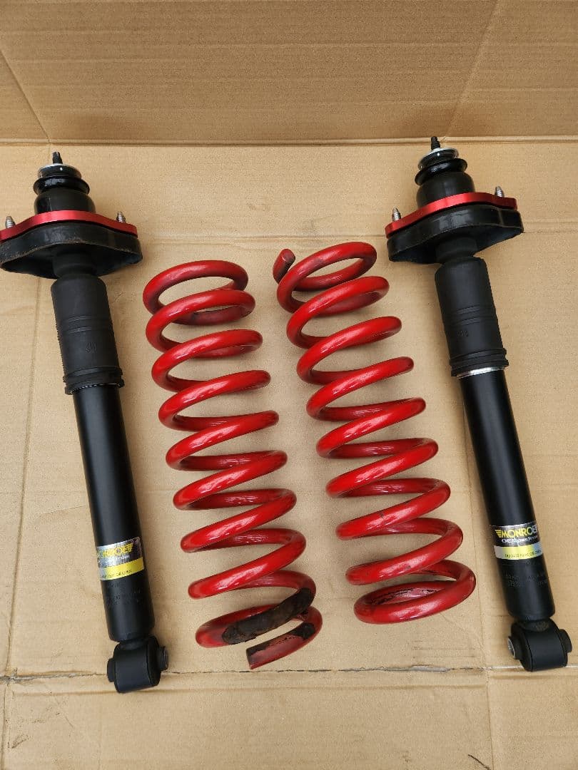 デリカD5　１インチリフトアップサス　ショック