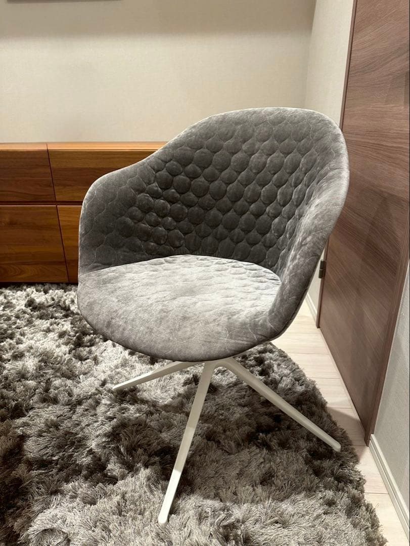 BoConcept Adelaide 美フォルム ダイニングチェア回転式 ①