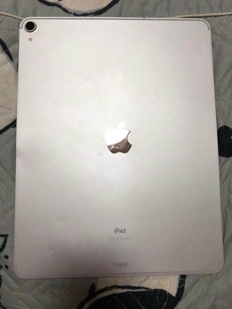 シルバー iPad pro 12.9 inch 本体 所有者ロック中