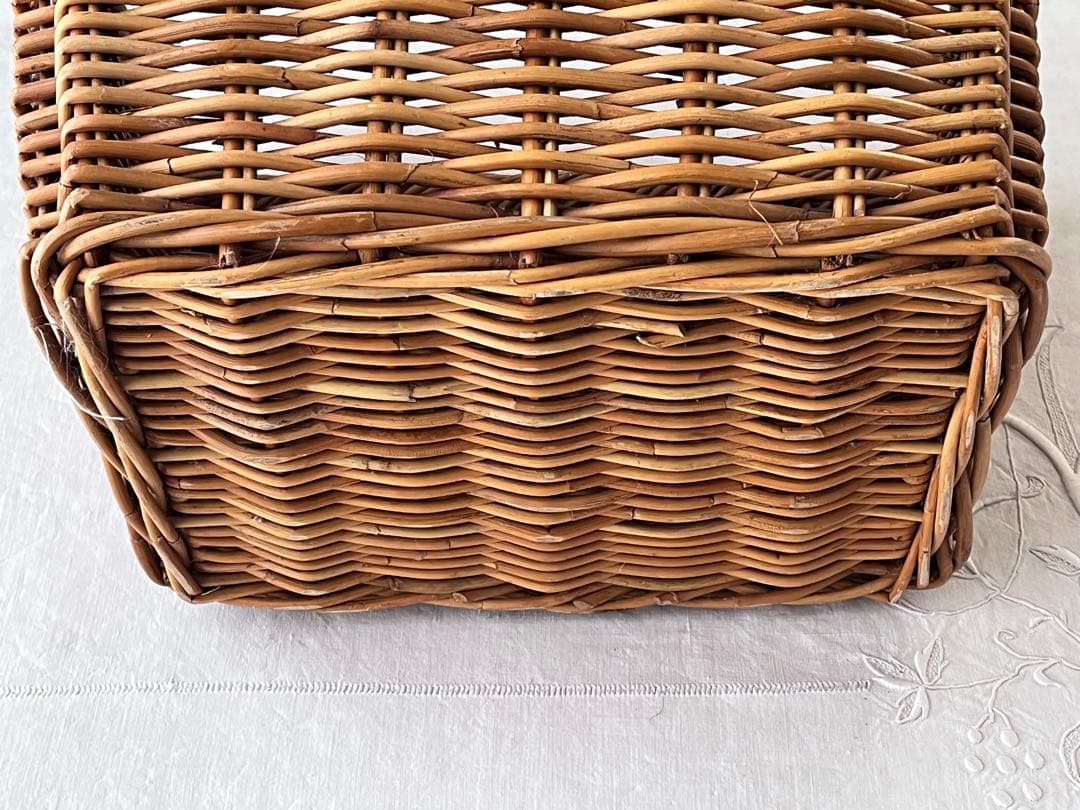 フランスアンティーク 飴色ラタンパニエ スクエア型 バスケット [1976]