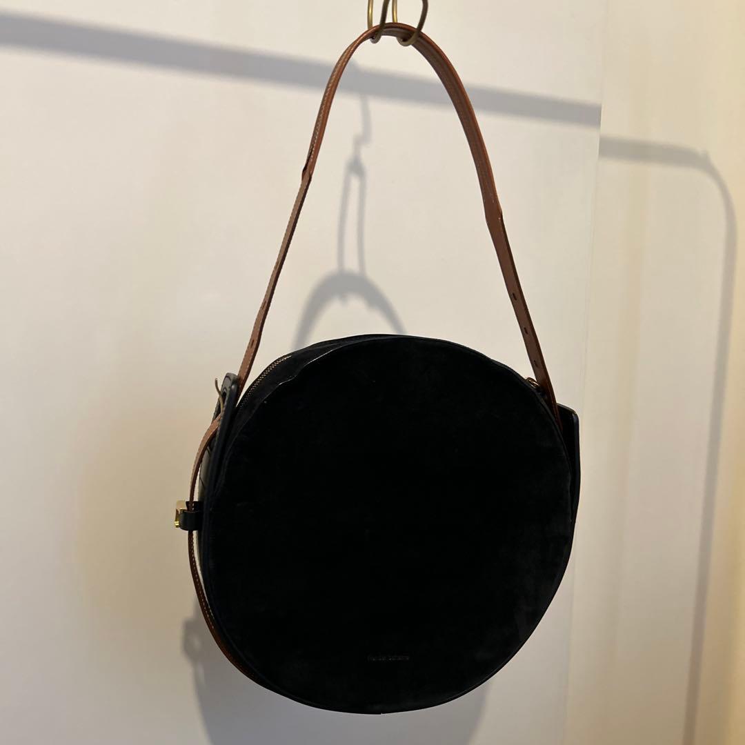 トッズ×エンダースキーマ　黒スエード丸型バッグ