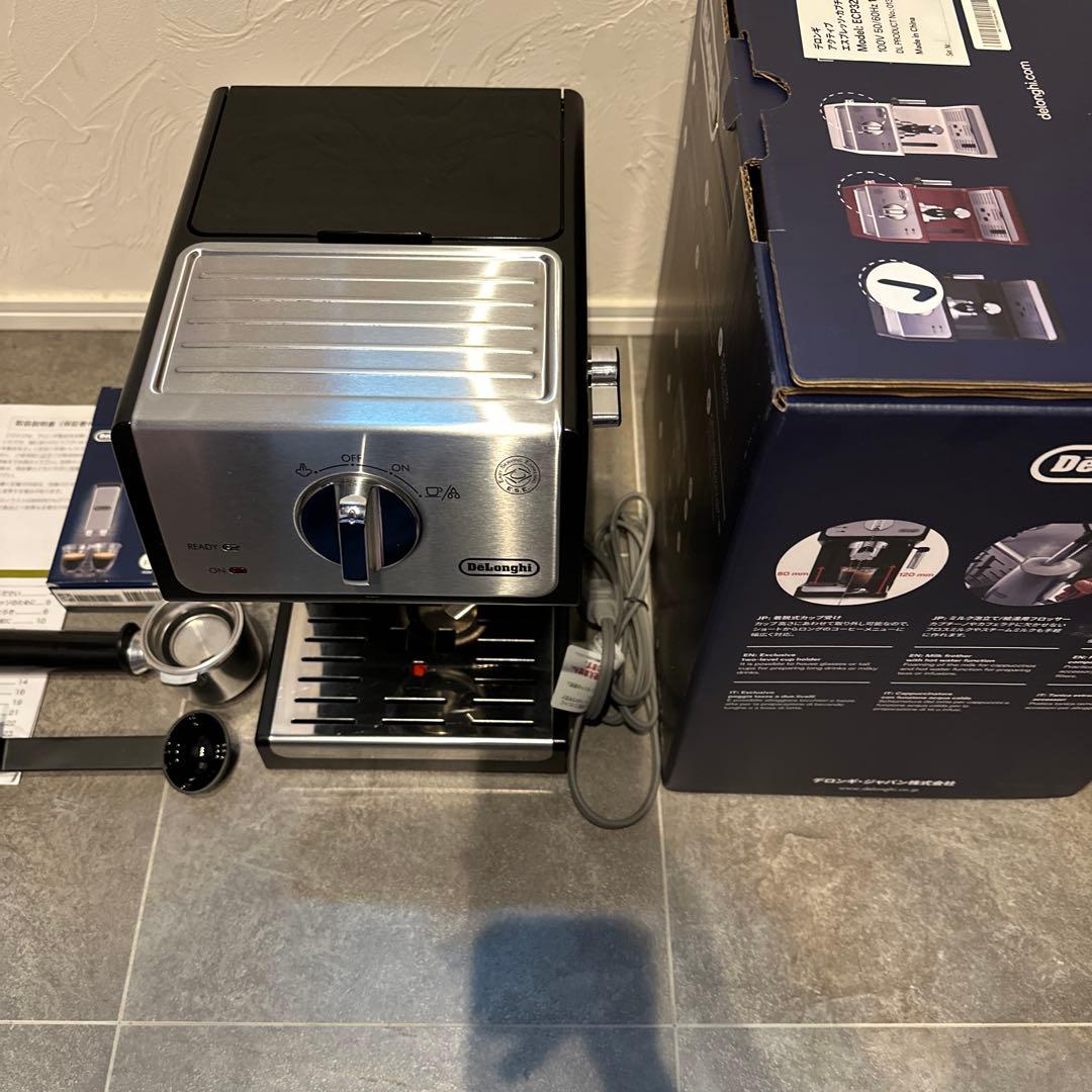 デロンギ エスプレッソカプチーノメーカー ECP3220J-BK