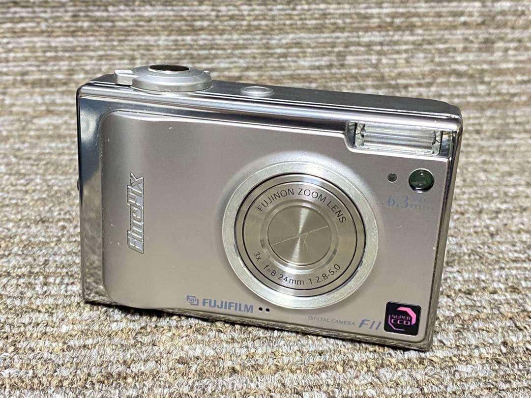 富士フィルム コンデジ　Fujifilm FinePix F11
