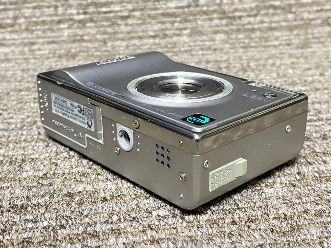 富士フィルム コンデジ　Fujifilm FinePix F11