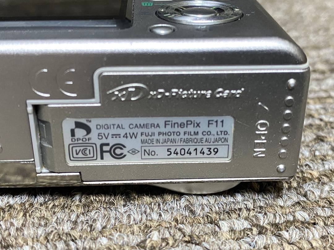 富士フィルム コンデジ　Fujifilm FinePix F11
