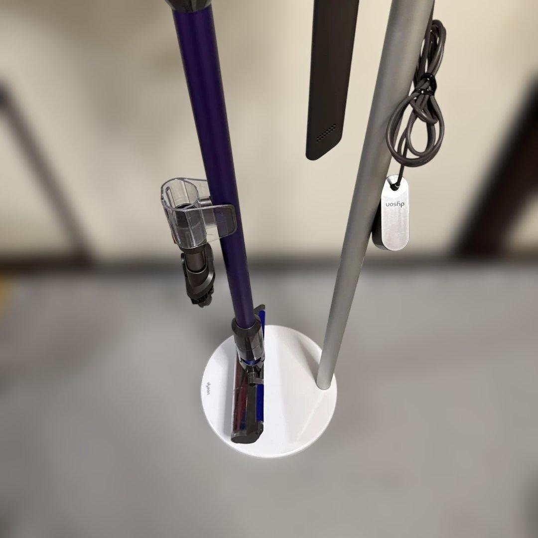 ダイソン　sv18 digital slim スタンド付き　特価！！