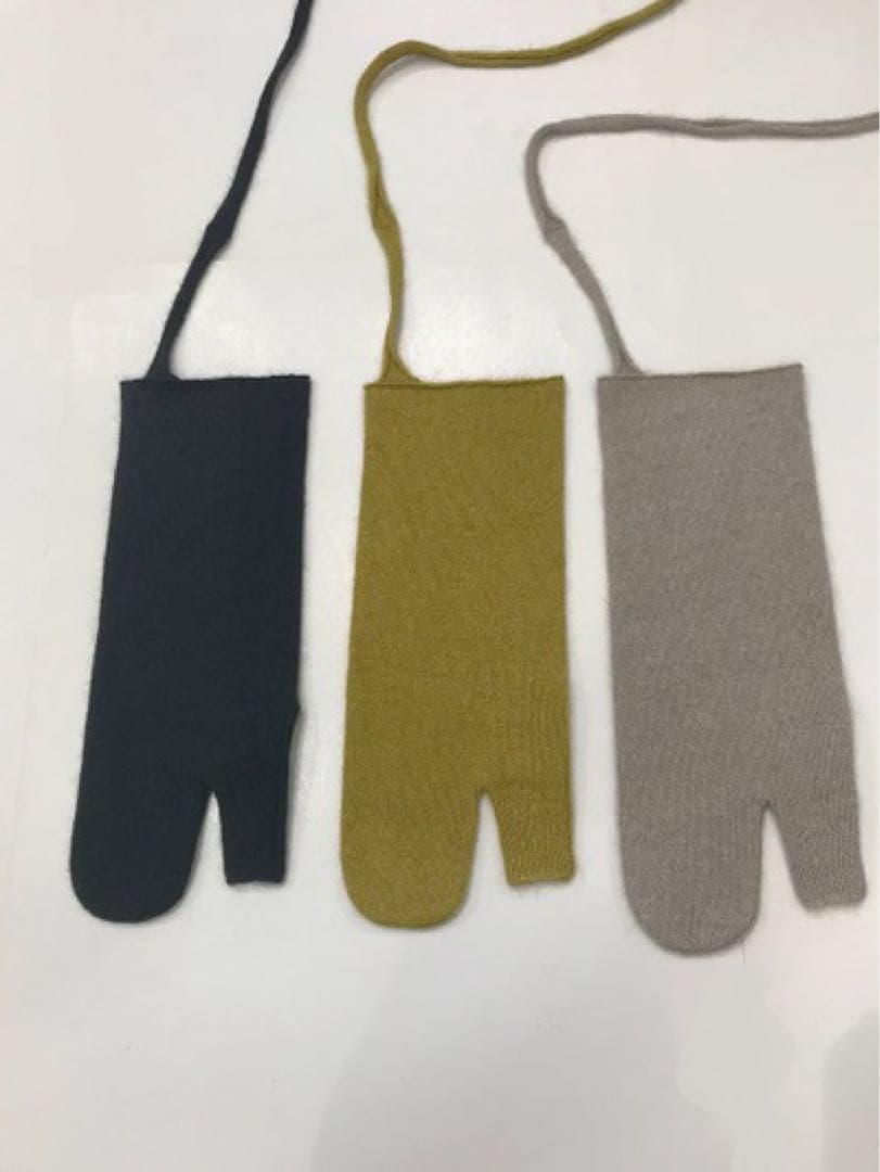 ババグーリ未使用　ポッサムカシミヤシルクのニット　手袋付き　ヨーガンレール