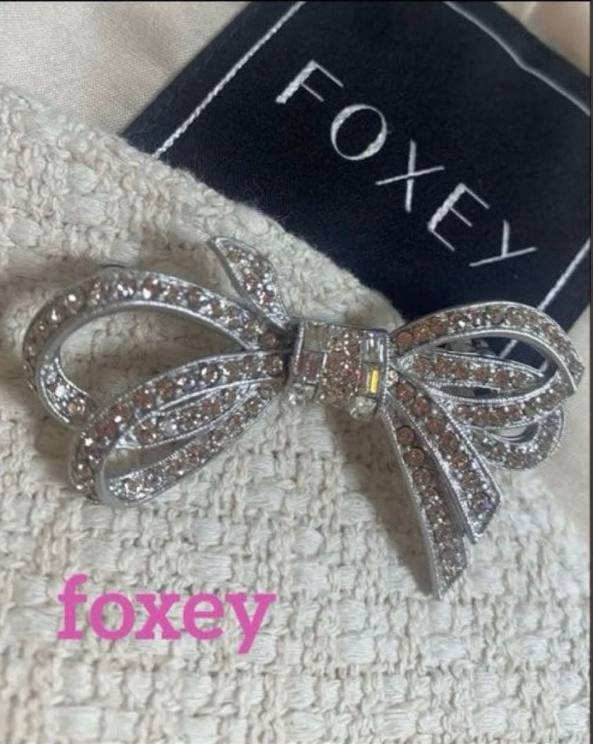 【美品】FOXEY ˚✧₊リボン型ブローチ˚✧₊⁎