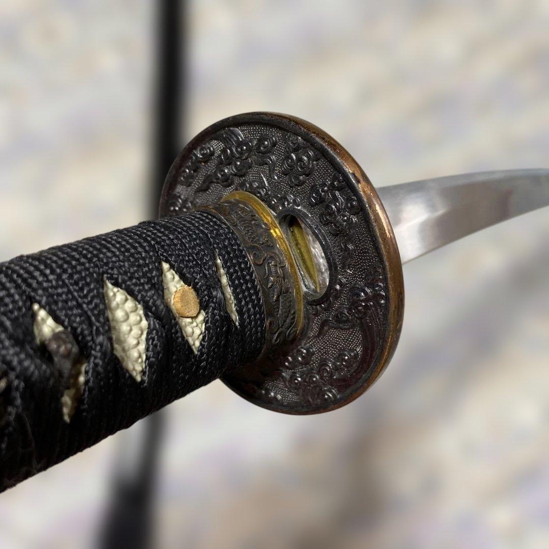 上級模造刀 黒柄 雲龍金縁楕円鍔