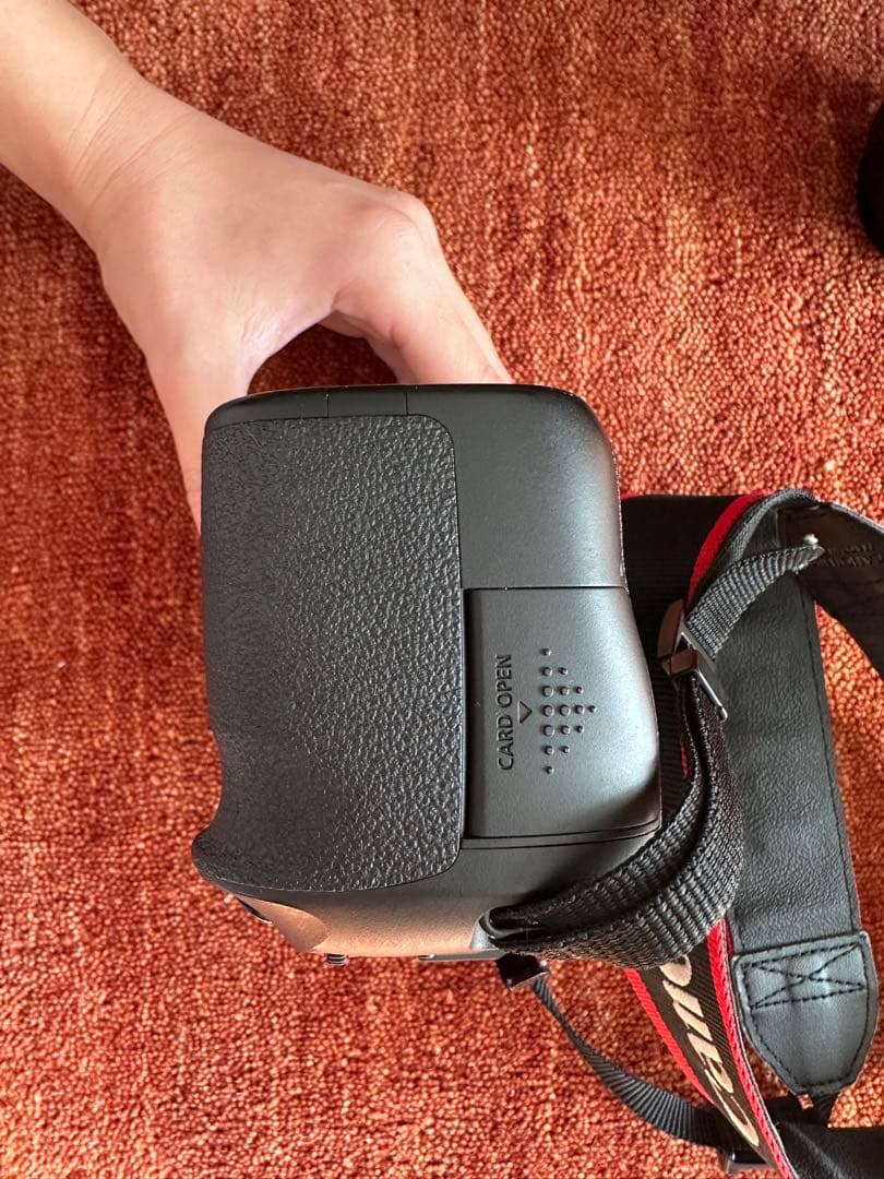 Canon EOS 6D 単焦点レンズ50mm、望遠レンズ70-300mm 付き