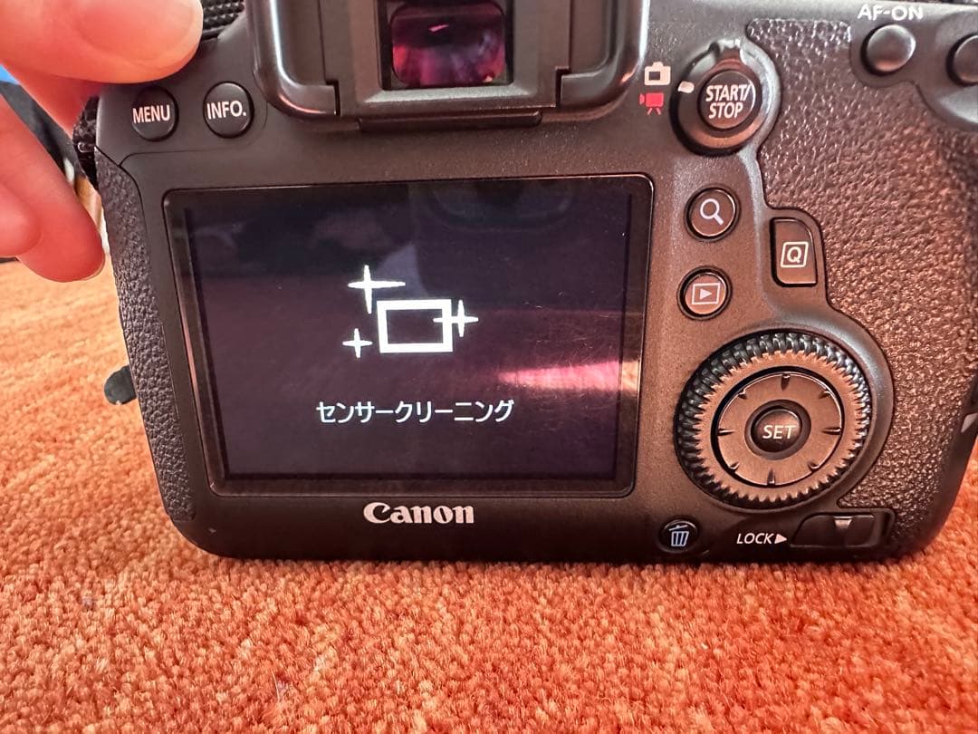 Canon EOS 6D 単焦点レンズ50mm、望遠レンズ70-300mm 付き