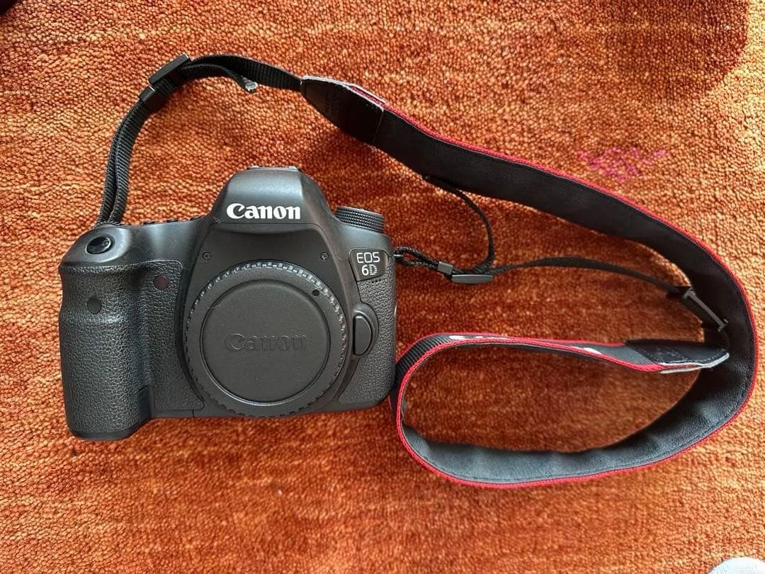 Canon EOS 6D 単焦点レンズ50mm、望遠レンズ70-300mm 付き