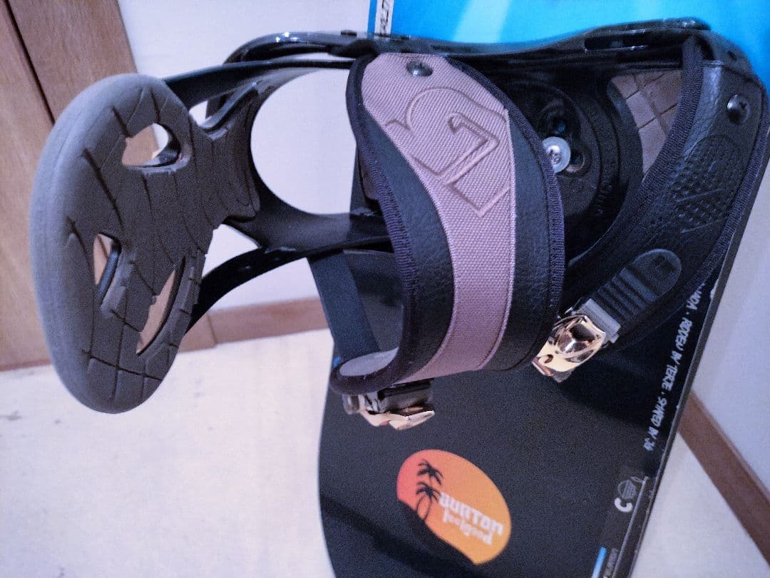 Burton 太陽と海のマロロ！ ビンディング及びDAKINE製ケース付154