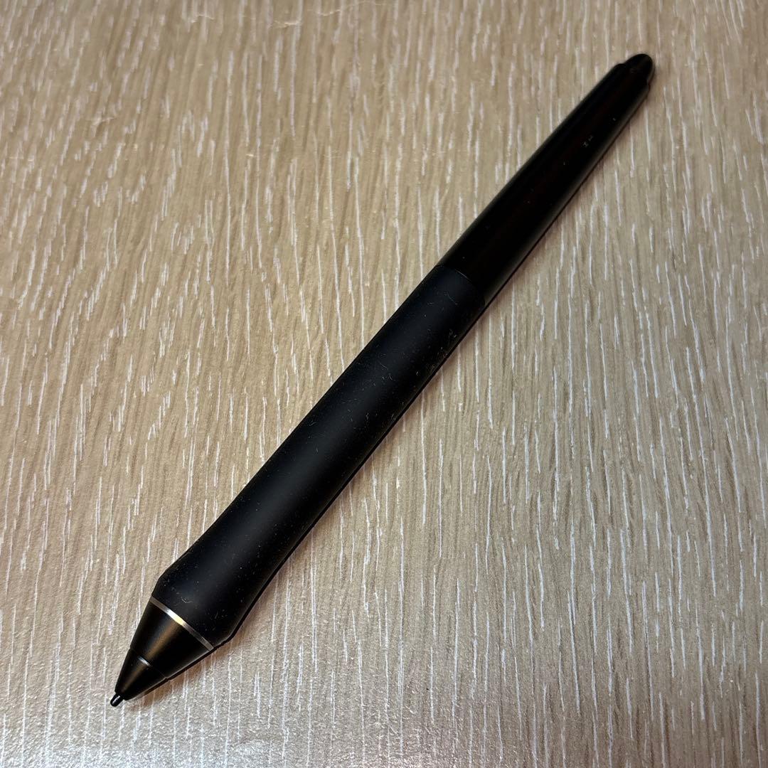 液タブ・ペンタブ Wacom Intuos Pro (2017) Small PTH-460